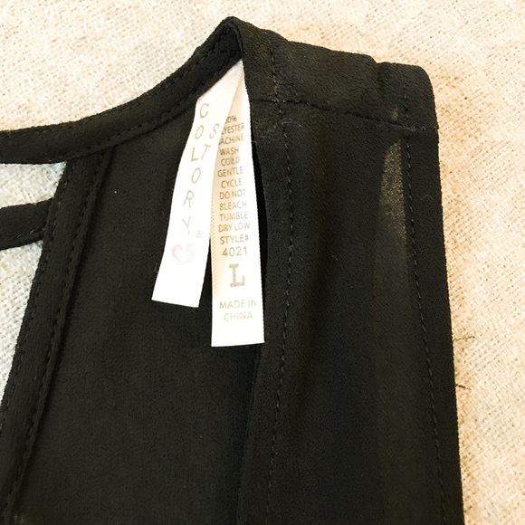 Black sleeveless top with lattice work - Picture 3 of 5